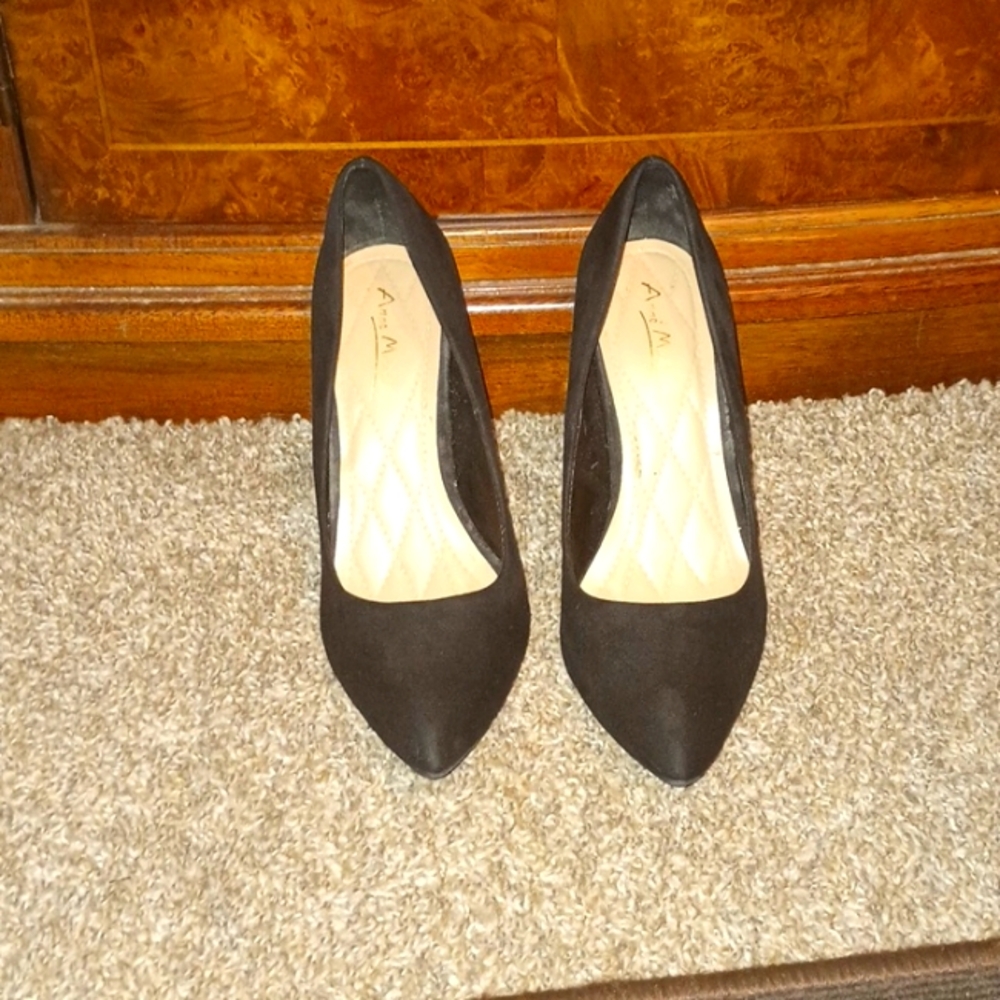 Anne Michelle Heels